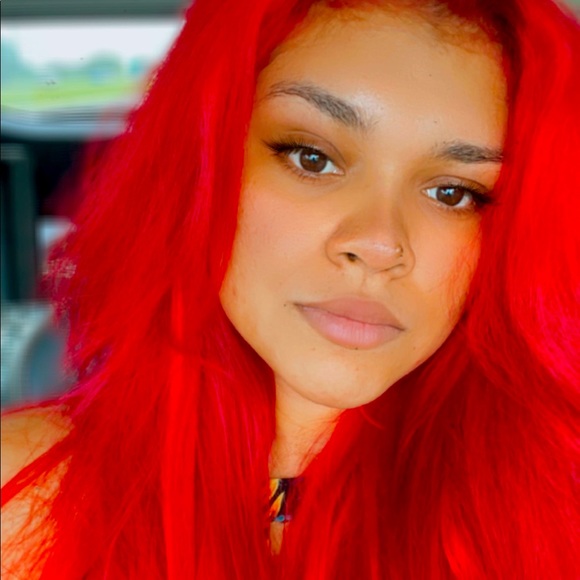 Meet your Posher, Clara - Picture 1 of 2